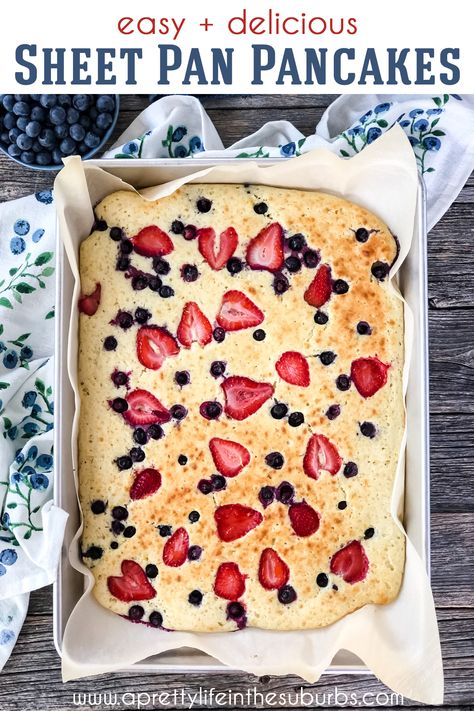 Blueberry Buttermilk Breakfast Cake, Christmas Morning Breakfast Ideas, Christmas Breakfast Recipes, Pancakes With Strawberries, Sheet Pan Pancakes, Pan Pancakes, Yummy Pancake Recipe, Berry Pancakes, How To Cook Pancakes