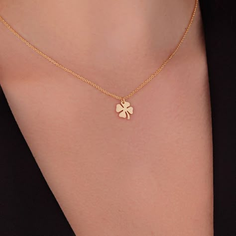 Four leaf clover necklace