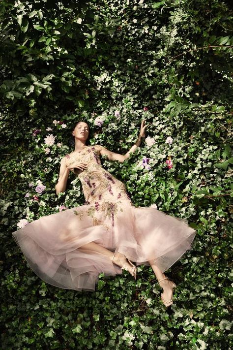 Fairy Photoshoot, Marchesa Spring, Spring Photoshoot, Surrounded By Flowers, Tulle Gown, Marchesa, Bobby Brown, Mermaid Dress, Inspiration Mode