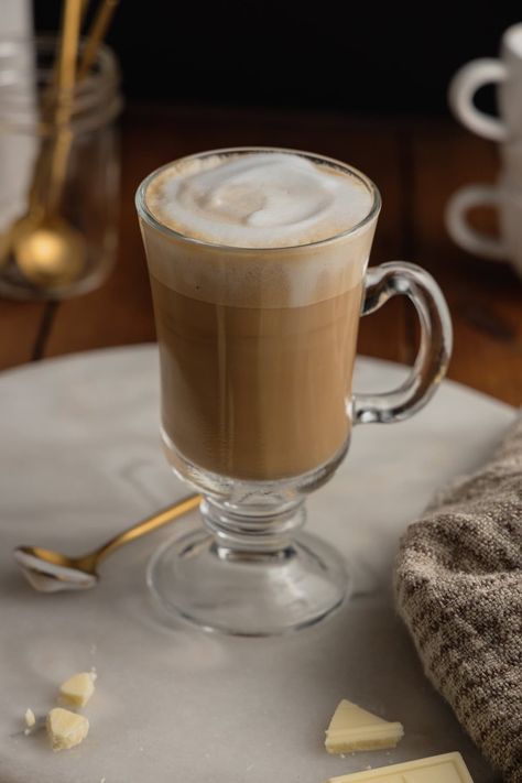 White chocolate, bold coffee, and milk combine in this easy three ingredient white chocolate mocha latte recipe that is great hot or iced. Mocha Latte Recipe, White Chocolate Syrup, Iced White Mocha, Coffee And Milk, White Chocolate Sauce, Mocha Recipe, White Chocolate Mocha, Chocolate Mocha, White Mocha