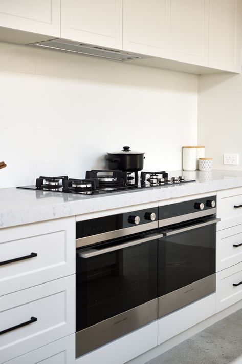 Oven Ideas Kitchen, Side By Side Ovens Under Counter, Kitchen Built In Oven, Under Oven Storage, Plunkett Homes, Gas Stoves Kitchen, New Build Kitchen, Townhouse Kitchen, Modern Stoves