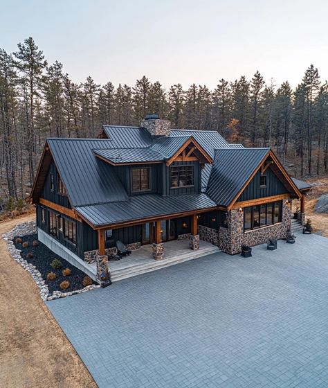 Barndominium With Stone, Modern Log House, Outside House Colors, Ranch House Decor, Country Modern Home, Barn Style House Plans, Gorgeous Houses, Barn Style House, Modern Farmhouse Plans