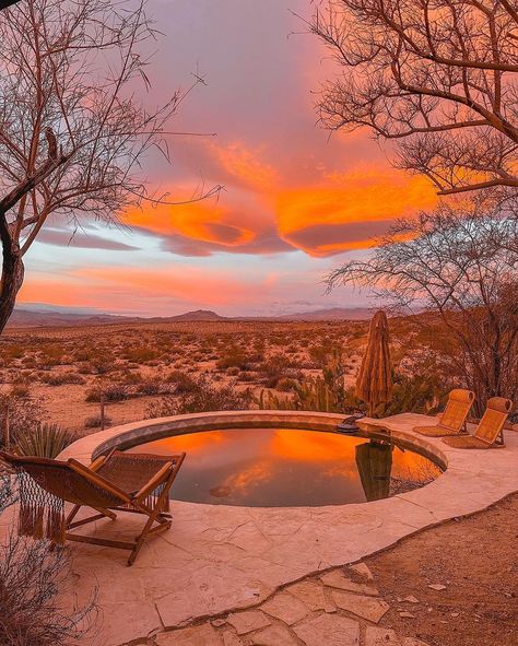 Desert Ranch House, High Desert Aesthetic, Desert Ranch, Desert Oasis Home, California Desert Aesthetic, Arizona Homes, Joshua Tree Aesthetic, Joshua Tree Architecture, Joshua Tree Hot Tub