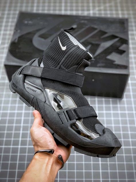 Techwear Shoes, Nike Acg Boots, Futuristic Shoes, Nike Boots, Hype Shoes, Trendy Sneakers, Sneakers Men Fashion, Sports Footwear, Sneaker Head