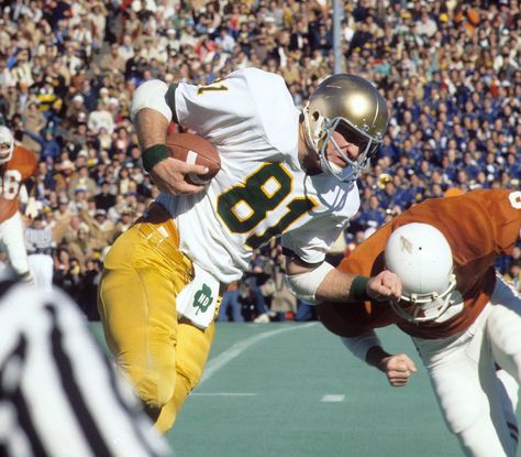 Notre Dame - Texas: Classic photos of 1978 Cotton Bowl - Sports Illustrated Touchdown Jesus, Collage Football, Arkansas Football, Cotton Bowl, Oregon Ducks Football, Navy Sailor, Notre Dame Football, Bowl Game, Football Quotes