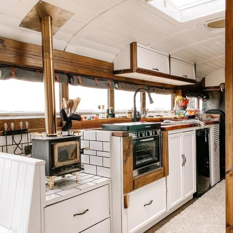 Marie & Ben's Canadian Short Bus Conversion Lifestyle Van Conversion Kitchen, Short Bus Conversion, Bus Remodel, Skoolie Ideas, Skoolie Life, Bus Tiny House, House Bus, School Bus Tiny House, School Bus Camper