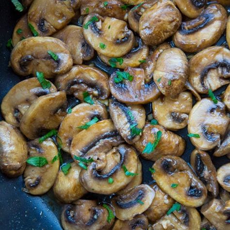 Mushroom Side Dish, Pescetarian Diet, Mushroom Side Dishes, Homemade Chinese Food, Fried Mushrooms, Salad Side Dishes, Vegetable Sides, Veggie Dishes, Mushroom Recipes