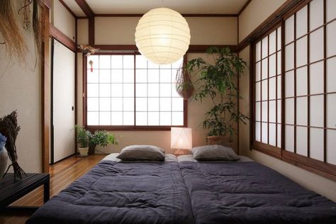 Japanese Style Bedroom, Tokyo Apartment, Japanese Apartment, Japanese Bedroom, Japanese Home Design, Sweden House, Japanese Style House, Traditional Japanese House, Japanese Interiors