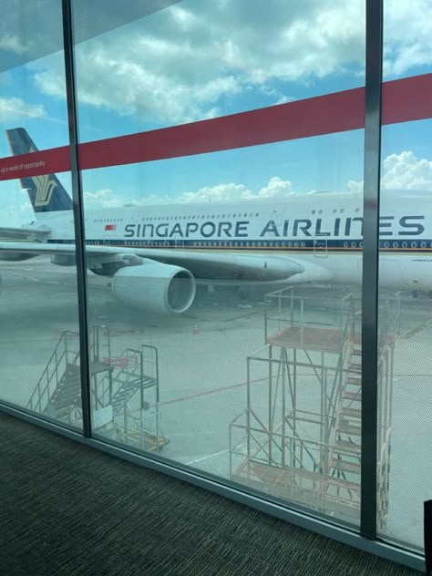 Singapore Airlines Aesthetic, Singapore Airport Snapchat, Singapore Snapchat Stories, Singapore Airport Aesthetic, Flight Snap, Singapore Airline, Singapore Airport, Singapore Photography, Singapore Vacation