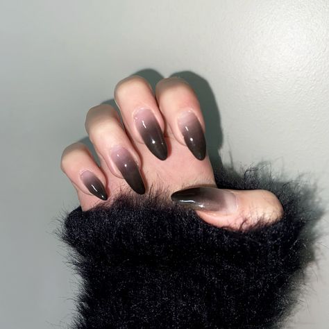 Black Douyin Nails, Gradation Nails, Pointed Nails, Pretty Gel Nails, Unique Acrylic Nails, Black Nail, Gradient Nails, Silver Nails, Nail Extensions