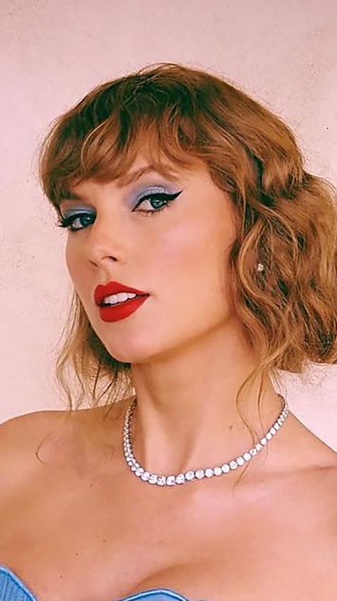 Taylor Swift 1989 Era Makeup, Taylor Swift Aesthetic Makeup, Taylor Swift 1989 Makeup Tour, Bejeweled Taylor Swift Makeup Look, Taylor Swift 1989 Inspired Makeup, Taylor Swift Makeup Bejeweled, Taylor Swift Eras Tour Eye Makeup, Makeup Looks Taylor Swift, Taylor Swift Makeup 1989