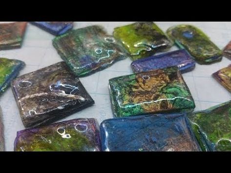 How to make colors mosaic out of cds - Make it Easy Recipes - YouTube Mango Mosaics, Crafts With Cds, Tiled Mirror, Diy Mosaic Tiles, Recycler Diy, Cd Mosaic, Diy Cd, Cd Crafts Diy, Old Cd Crafts