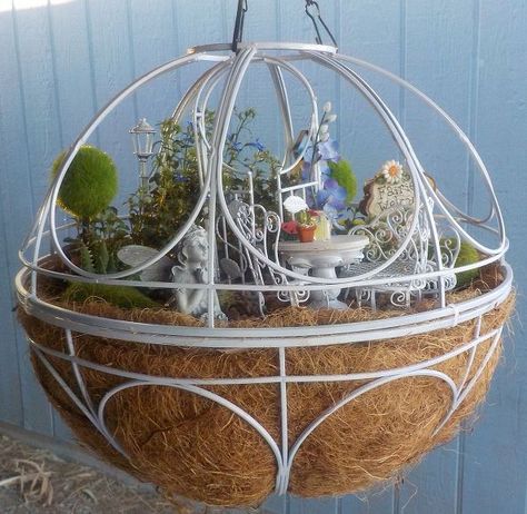 Hanging Basket Ball - two hanging baskets attached together form a fairy garden - then again, you could make a tiny fairy garden inside a single hanging basket Fairies Garden, Fairy Homes, Fairy Stuff, Faeries Gardens, Mini Gardens, Mini Fairy Garden, Miniature Gardens, Garden Terrarium, Fairy Garden Houses