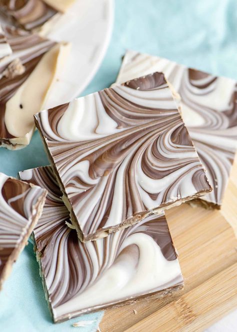 My 3-ingredient easy tiger butter recipe is a decadently rich fudge snack made from a combination of peanut butter, chocolate, and white chocolate. Tiger Butter Recipe, Tiger Butter, Plate Recipes, White Almond Bark, Peanut Butter Fudge Easy, Southern Plate, Holiday Goodies, Bark Recipe, Almond Bark