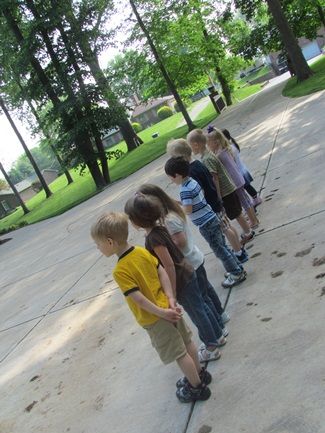 How to play red light - green light in preschool! Dodge Ball, Baba Jaga, Red Light Green Light, School Memories, Those Were The Days, Vintage Memory, I Remember When, Good Ole, Photo Vintage