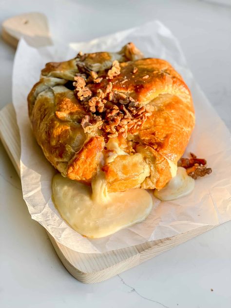 Baked Brie with Caramelized Onions · Good Recipes Brie With Caramelized Onions, Caramelized Onions Recipe, Puff Pastry Sheets, Brie Cheese, Baked Brie, Pastry Sheets, Group Meals, Fresh Thyme, Caramelized Onions