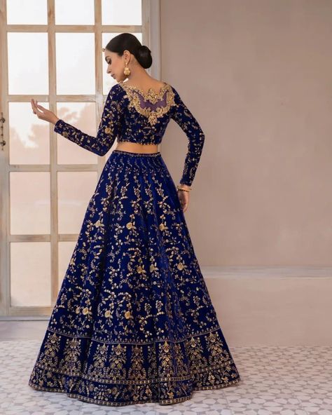 Lehenga Design For Engagement, Velvet Choli, Lehenga For Engagement, Lehenga Images, Baju Kahwin, Bridal Lehenga Online, Maharani Designer Boutique, Designer Bridal Lehenga Choli, Lehenga Choli Wedding