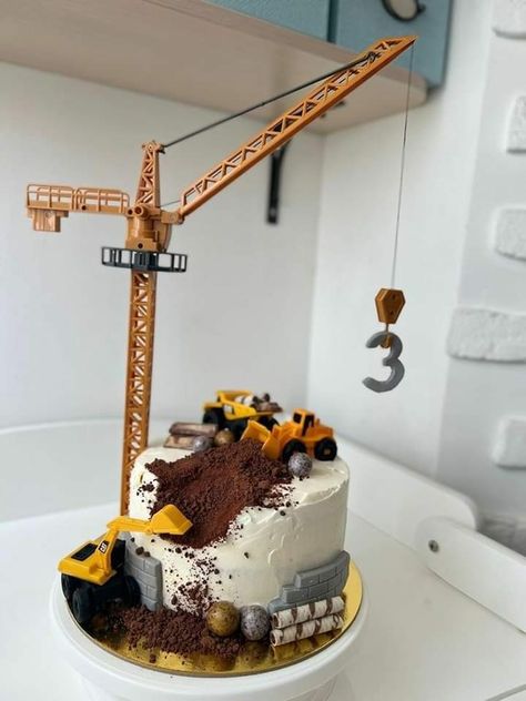 Construction Truck Birthday Party Cake, Construction Truck Food Ideas, Dumper Truck Cake, Construction Smash Cake For Boys, Kids Construction Cake, Construction Party Cake, Construction Party Cakes, Construction Theme Cake, Construction Birthday Party Food