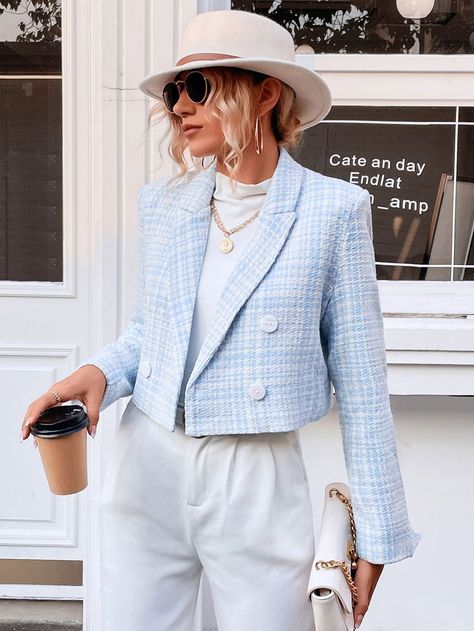 Pant Suits For Women Chic Classy, Blue Crop Blazer Outfit, Baby Blue Blazer Outfits For Women, Baby Blue Suit Women, Blazer Outfits Blue, Blazer Celeste Outfits Mujer, Crop Blazer Outfits For Women, Baby Blue Outfits For Women, Blazer Outfits Elegant