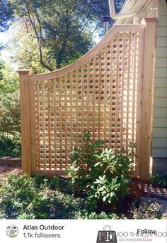 Want to add a bit of architectural interest to your garden? This simple lattice privacy screen provides both form and function to your yard. Lattice Fence Panels, Diy Privacy Fence, Small Pergola, Square Lattice, Privacy Fence Designs, Lattice Fence, Backyard Privacy, Pergola Garden, Backyard Pergola