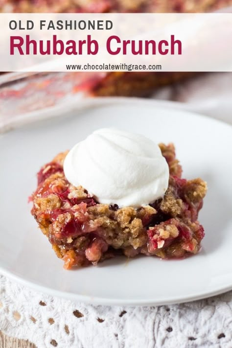 Rhubarb Crunch is similar to rhubarb crisp, with a with crumble topping layer on the bottom as well as the top. A great rhubarb dessert recipe for Easter or Mother's Day. #rhubarb #dessert Rhubarb Recipes Vegan, Rubarb Recipe, Rhubarb Desserts Recipes, Rhubarb Crunch, Rhubarb Dessert, Crunch Chocolate, Strawberry Rhubarb Crisp, Rhubarb Desserts, Rhubarb Crisp