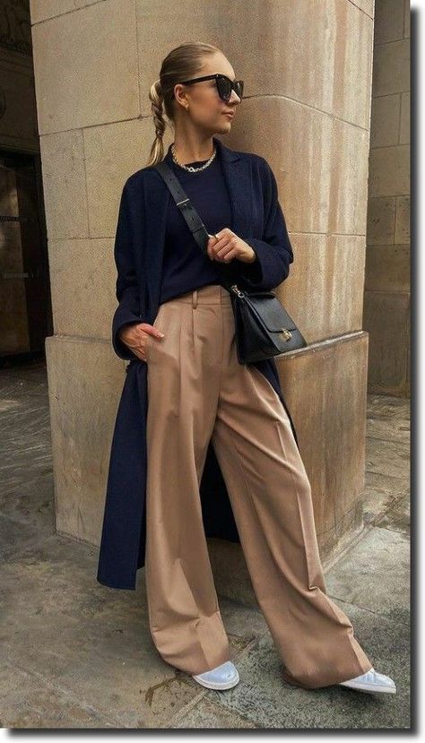 Wide Leg Trousers Outfit Winter, Trousers Outfit Winter, Leg Trousers Outfit, Trousers Outfit Casual, Trousers Women Outfit, Lydia Tomlinson, Wide Leg Trousers Outfit, Spring Business Casual Outfits, Wide Leg Outfit