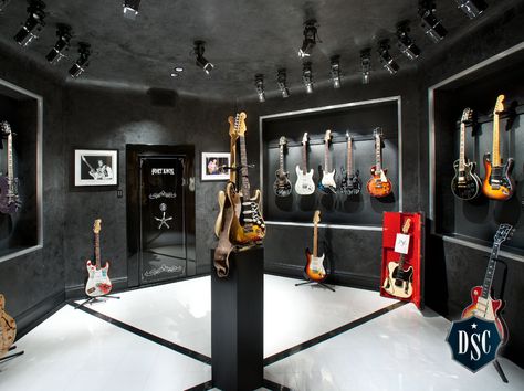 Music Store Interior, Music Store Design, Music Room Office, Music Room Design, Guitar Display, Home Music Rooms, Guitar Room, Music Studio Room, Music Room Decor