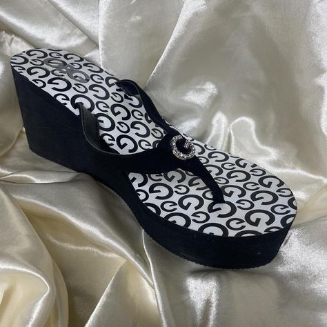 I might be biased but you should probably buy this on Depop 👍 https://depop.app.link/vXMOekjLFzb Summer Flip Flops, Flip Flop, Flip Flops, In This Moment, Free Shipping