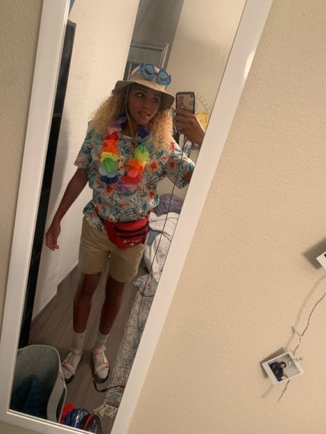 Cute Tacky Tourist Outfit, Dads On Vacation Costume, Tropical Outfit Ideas Spirit Week, Tacky Tourist Outfit Spirit Weeks, Tourist Dress Up Day, Tourist Outfit Spirit Week, Tacky Tourist Outfit, Tacky Tourist Costume, Ffa Week