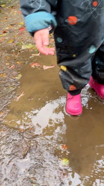 Infant Aesthetic, Rainy Season Baby Photoshoot, Rainy Playground Aesthetic, Rainy Kids, Playing In Mud Aesthetic, Rain Hat Children, Kids Rain, Baby Play Activities, Mommy Time