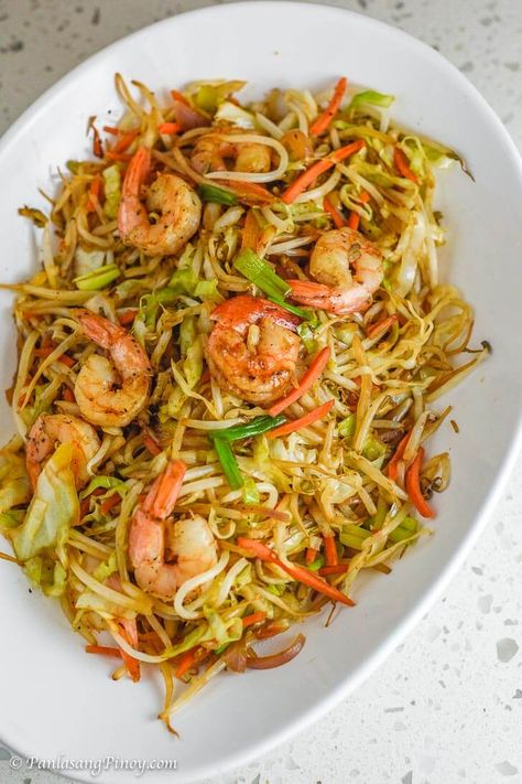 Mung Bean Sprouts with Shrimp Recipe | mung bean + shrimp + carrot + cabbage + scallion + black pepper + garlic + onion + leap-friendly oil Bean Sprout Recipes, Chinese Fish, Bean Sprout, Sprout Recipes, Shrimp Recipe, Mung Bean, Chinese Dishes, Bean Sprouts, How To Cook Shrimp