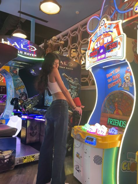 Aesthetic, arcade aesthetic, Instagram photo inspiration Arcade Pose Ideas, Arcade Instagram Pictures, Arcade Aesthetic Photoshoot, Arcade Outfit Ideas, Arcade Pics, Arcade Shoot, Arcade Photoshoot, Arcade Aesthetic, Studio Photography Poses