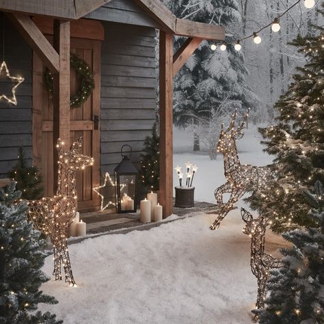 The Home of Christmas | Lights4fun.co.uk Garden Christmas Decorations Outdoor, Ceiling Christmas Decor, Garden Christmas Decor, Cabin Christmas Decor, Hanging Christmas Lights, Xmas 2024, Cabin Christmas, Christmas Porch Decor, Garden Christmas