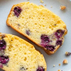 Healthy Blueberry Bread, Pecan Blondies Recipe, Bread Keto, Homemade Flatbread, Ketogenic Desserts, Blueberry Bread, Healthy Blueberry, Blueberry Recipes, Net Carbs