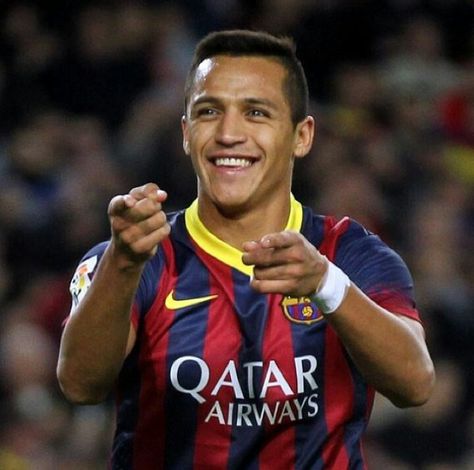 Alexis sanchez Alexis Arsenal, Sanchez Arsenal, Alex Sanchez, Alexis Sanchez, Manchester United Players, Good Soccer Players, Now Playing, Football Teams, Football Pictures