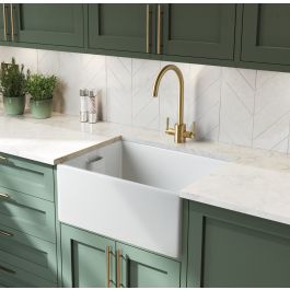 White Ceramic Kitchen Sink, Kitchen Vision Board, Kitchen Basin Sink, Traditional Farmhouse Kitchen, Ceramic Kitchen Sink, Island Kitchens, Kitchen Interior Ideas, Ceramic Kitchen Sinks, Kitchen Basin