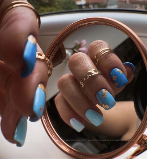 Photography Nails Ideas, Creative Nail Photography, Nails Photoshoot Ideas Aesthetic, How To Pose Hands For Nail Pictures, Nails Shooting Ideas, Manicure Photo Ideas, Nail Salon Instagram Posts, Nail Photoshoot Ideas Instagram, Nail Art Photography Ideas