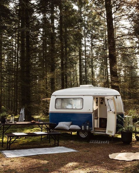 Caravan Outside, Caravan Aesthetic, Caravan Styling, Girly Camping, Coachella Camping, Trailer Updates, Cozy Camper, Mini Caravan, Small Caravans