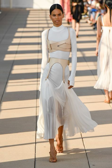 Dion Lee Spring 2020 Fashion Show | The Impression Runaway Outfit Fashion Show, Dion Lee 2022, High Fashion Outfits Runway, Runway Fashion 2022, Dion Lee Runway, Fashion Show Aesthetic, High Fashion Aesthetic, Dion Lee Dress, Haute Couture Style