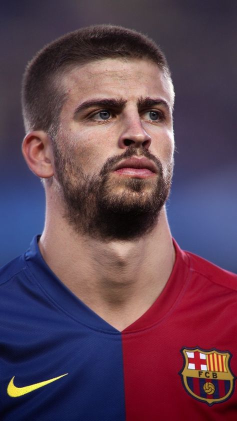 Pique Barcelona, Gerard Pique, Pep Guardiola, Fc Barcelona, Manchester United, Tik Tok, Barcelona, Football, Celebrities