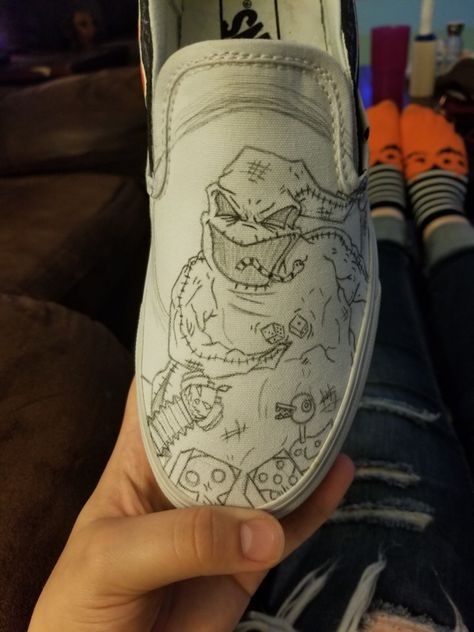 Nightmare Before Christmas Painted Shoes, Horror Custom Shoes, Nightmare Before Christmas Shoes, Spencer Charnas, Shoe Painting, Custom Vans Shoes, Painting Shoes, Painted Shoes Diy, Idea Box