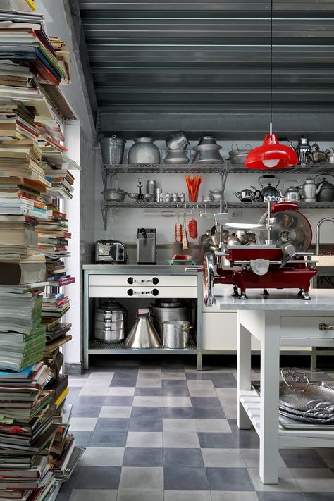 Exclusive: At Home With Paola Navone - SURFACE Aluminium Kitchen, Paola Navone, Barn Renovation, Apartment Chic, Studio Kitchen, Maximalist Decor, Italian Designer, Kitchen Space, Remodel Ideas