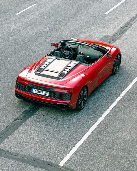 Photo Tiktok, R8 Spyder, Audi R8 Spyder, R8 V10, Audi R8 V10, Future Cars, Audi Rs, Future Car, Parking Lot