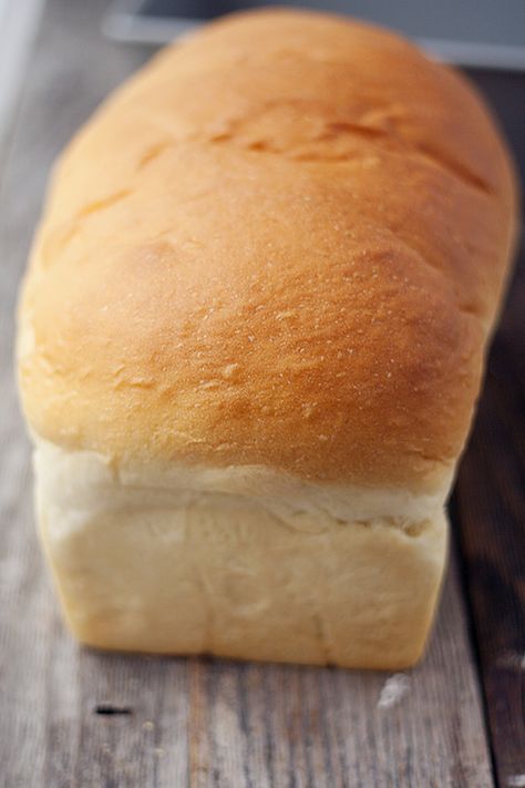 Hawaiin Bread, Hawaiian Sweet Breads, Hawaiian Bread, A Loaf Of Bread, Bread Maker Recipes, Food Bread, Yeast Breads, Potato Bread, Loaf Of Bread