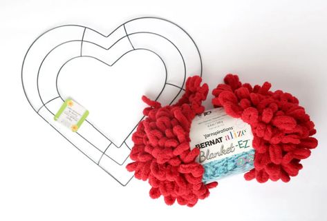 Yarn Heart Wreath, Heart Wreath Frame, Wire Heart Wreath, Heart Wreath Form, Heart Wreath Diy, Yarn Heart, Valentines Wreaths, Diy Valentines Day Wreath, Valentine Wreath Diy