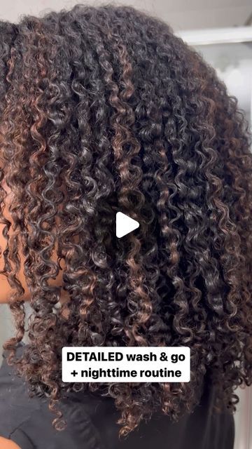 Mousse Wash And Go, Elongate Curls Natural Hair, Stretch Curls Natural Hair, Bring Back Natural Curls, How To Elongate Natural Curls, How To Define Curls Natural Hair, Curl Hair Routine, Wash N Go Hairstyles, Defined Curls Natural Hair