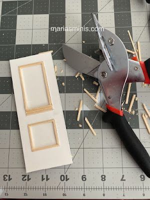 Dollhouse Furniture Plans, Miniature Doors, Miniature Door, Dollhouse Door, Diy Fairy Door, Cardboard Dollhouse, Dolls House Shop, Dollhouse Tutorials, Dollhouse Miniature Tutorials