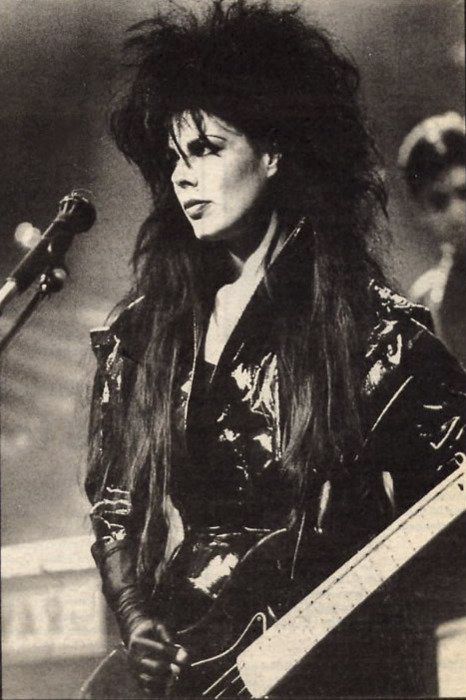 Patricia Morrison of The Sisters Of Mercy 1987 Patricia Morrison, The Sisters Of Mercy, Sisters Of Mercy, The Sisters, Latest Music, Guitar, Black And White, Music, Hair