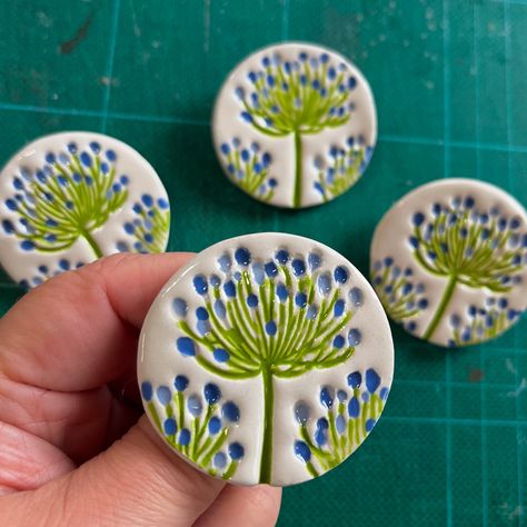 Finally some warmer weather over the last week and the agapanthus buds have popped open. What a little ray of purple sunshine for a Monday 💜 . . . #uttpot #uttpothandmade #handmadeceramics #ceramicbrooches #seasonalpottery #folksy #folksysellersofinstagram #handmadebyme #summervibes #agapanthus #ceramicagapanthus #handmadepottery Ceramic Brooch, Ceramic Plaque, Hand Made Pottery, Christmas Decs, Yarn Ideas, Wind Bell, Ceramic Decoration, Clay Paint, Garden Pottery