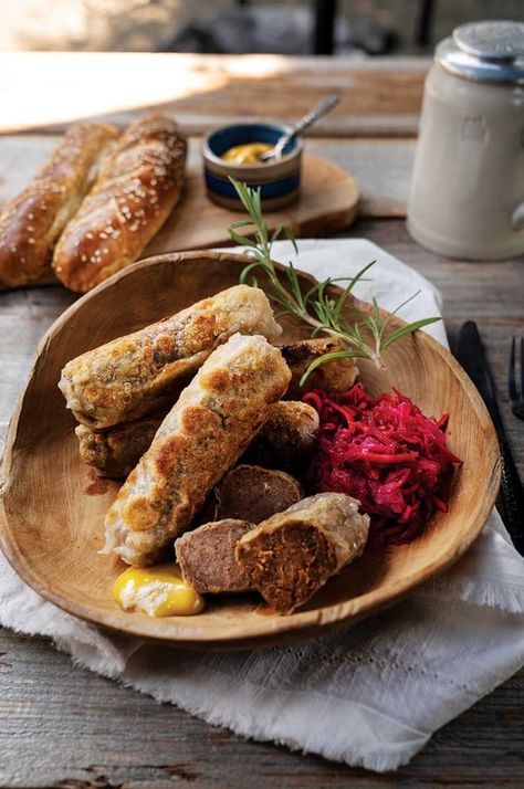 Vegan Bratwurst-Style Sausages with White Beans and Walnuts - alive magazine Rice Wrappers, Rice Paper Wrappers, Sausage Casing, Rice Paper Rolls, Gluten Free Bread Crumbs, Meat Alternatives, Vegan Beans, Caraway Seeds, Canned Beans